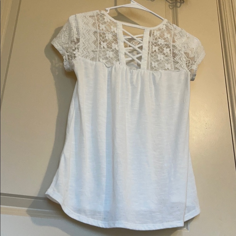 Basic white tee - Picture 2 of 2